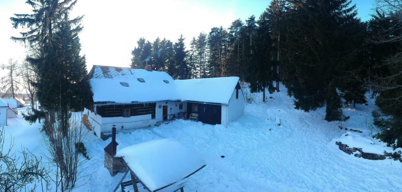 Malebna Chalupa U Javorniku Na Sumave Vacov Bagian luar foto